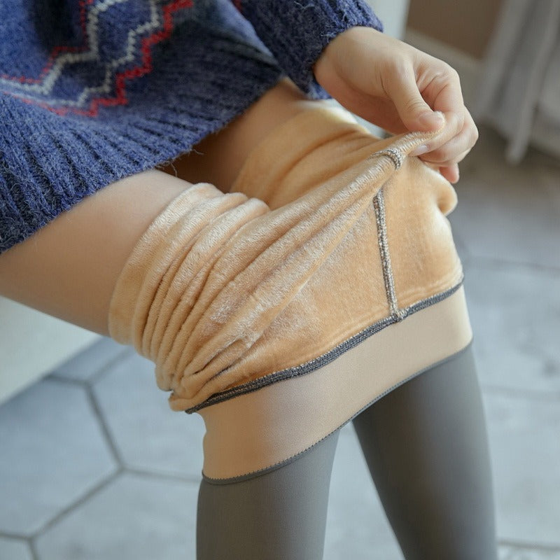 Collants doublés polaire enfilés sous un pull